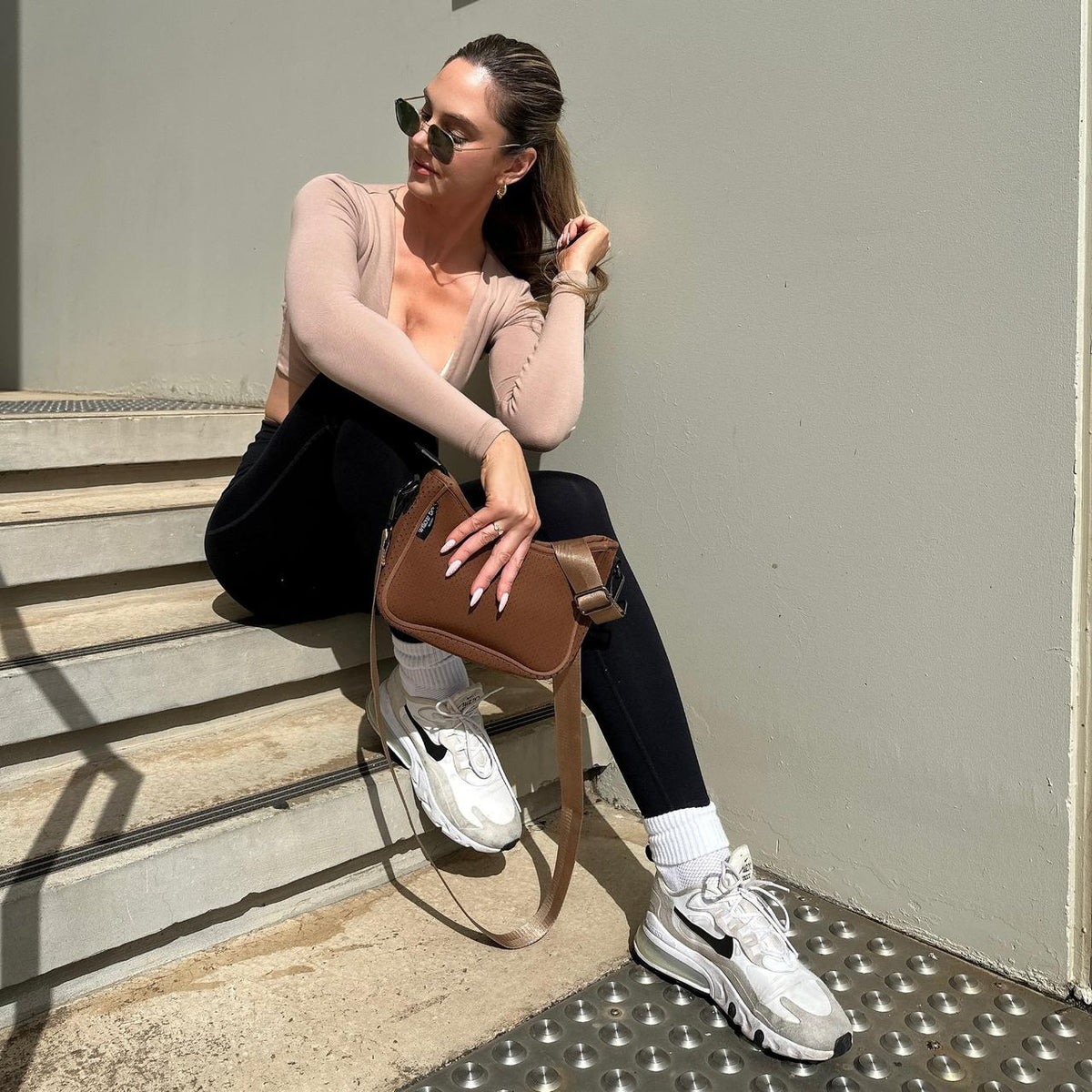 BAGUETTE Neoprene Bag - RUST BROWN