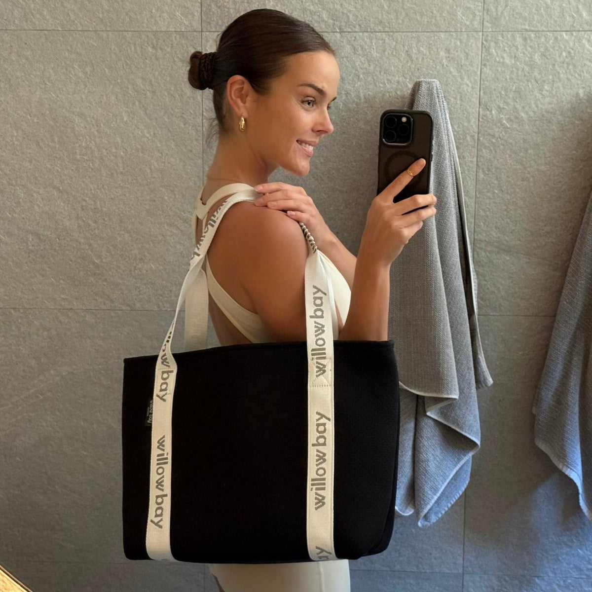 BOUTIQUE TRAVEL Neoprene Tote Bag With Zip (with luggage/trolley sleeve) - BLACK (WITH WHITE HANDLE)