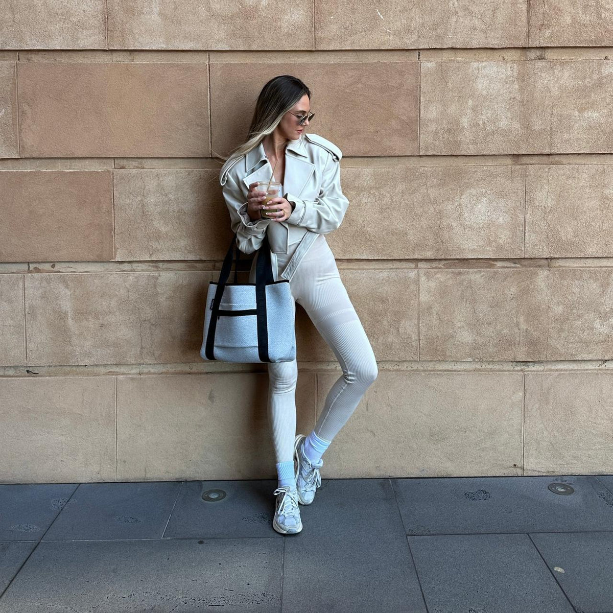 BOUTIQUE TRAVEL Neoprene Tote Bag With Zip (with luggage/trolley sleeve) - LIGHT MARLE