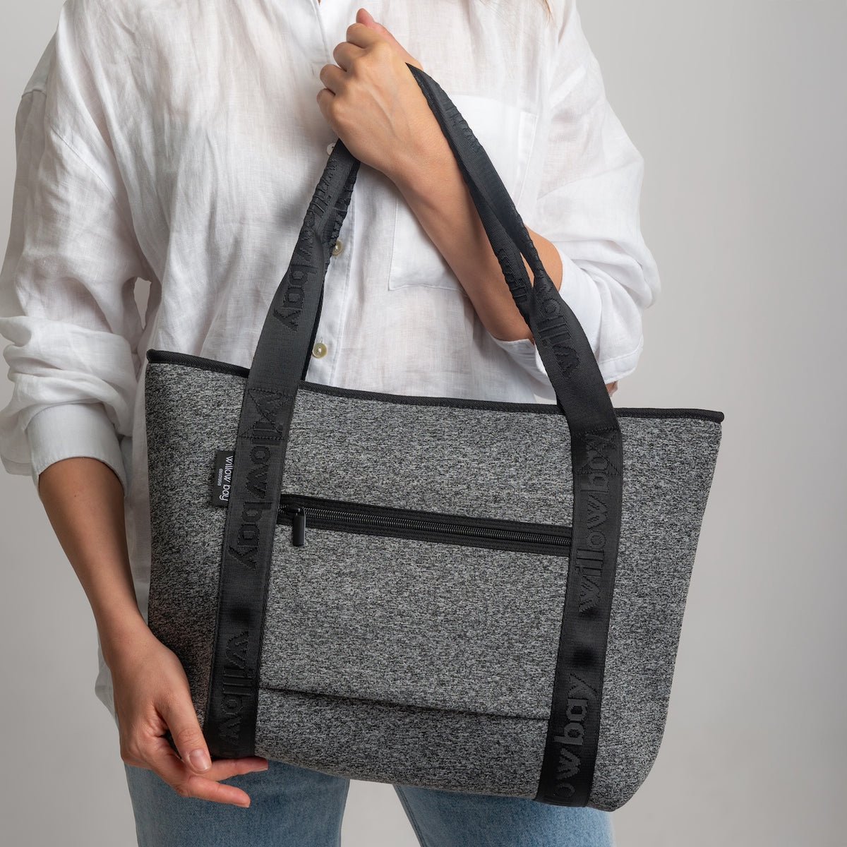 BOUTIQUE TRAVEL Neoprene Tote Bag With Zip (with luggage/trolley sleeve) - DARK MARLE
