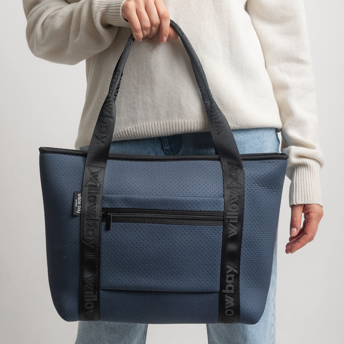 BOUTIQUE TRAVEL Neoprene Tote Bag With Zip (with luggage/trolley sleeve) - MIDNIGHT NAVY